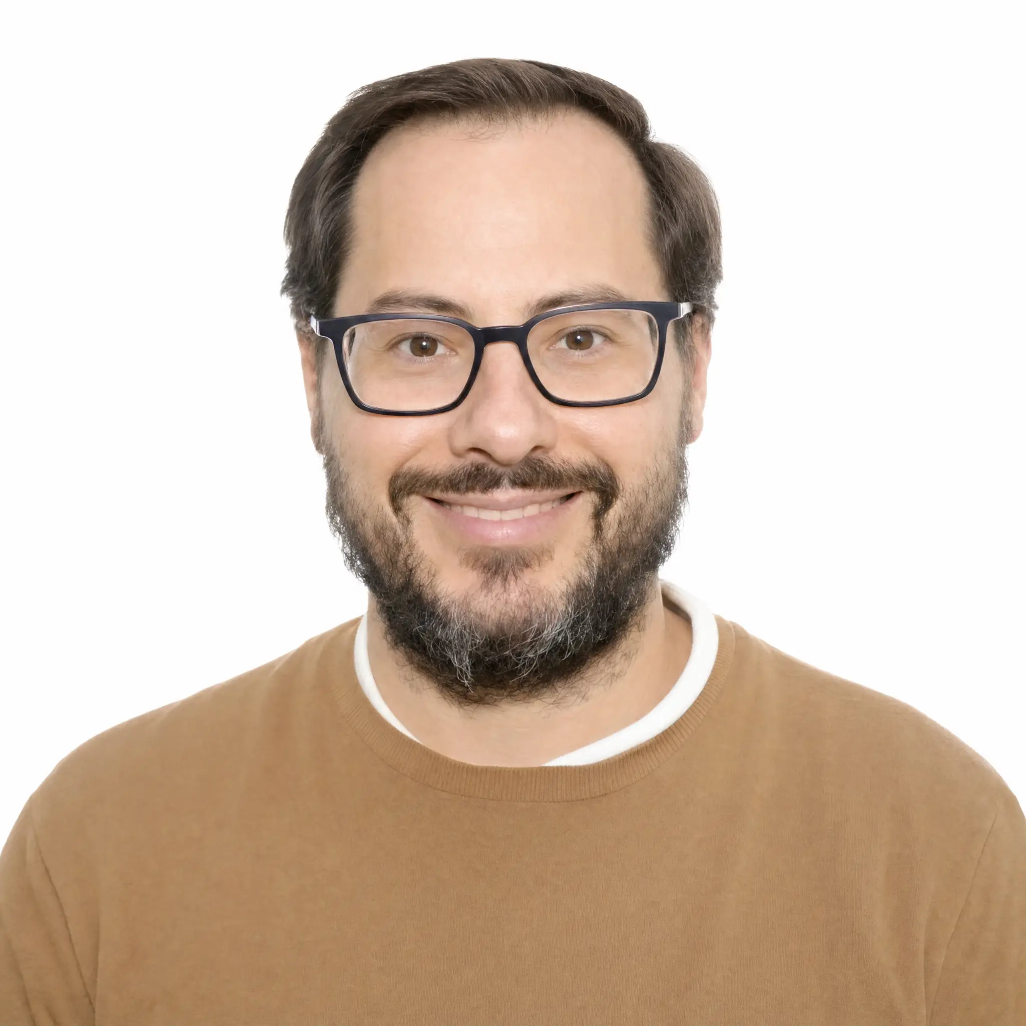 César Lázaro